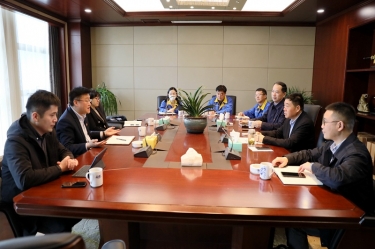 平湖市委常委、副市長(zhǎng)戴振一行蒞臨景興紙業(yè)調(diào)研指導(dǎo)