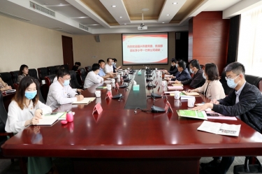 嘉興市委常委、統(tǒng)戰(zhàn)部部長李小平一行蒞臨景興紙業(yè)調(diào)研指導(dǎo)