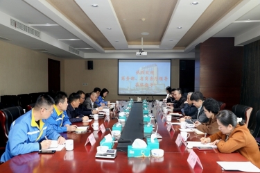 商務(wù)部駐杭特辦特派員劉福學(xué)攜浙江省商務(wù)廳黨組成員、總經(jīng)濟(jì)師朱軍一行蒞臨景興紙業(yè)考察調(diào)研